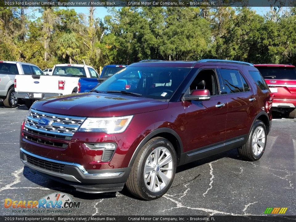 Front 3/4 View of 2019 Ford Explorer Limited Photo #1