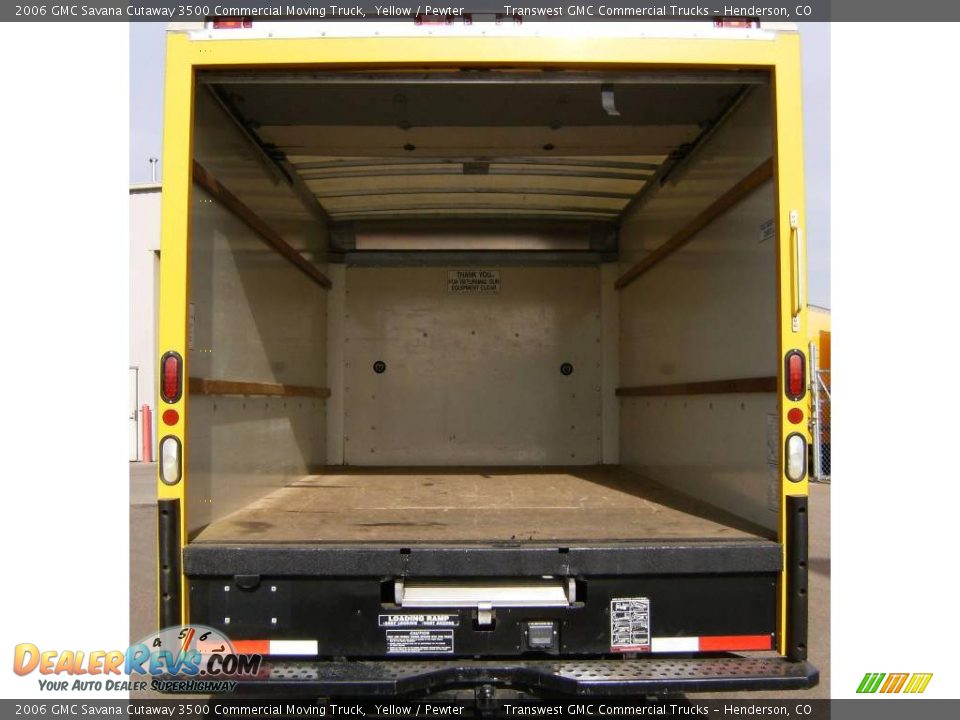 2006 GMC Savana Cutaway 3500 Commercial Moving Truck Yellow / Pewter Photo #5