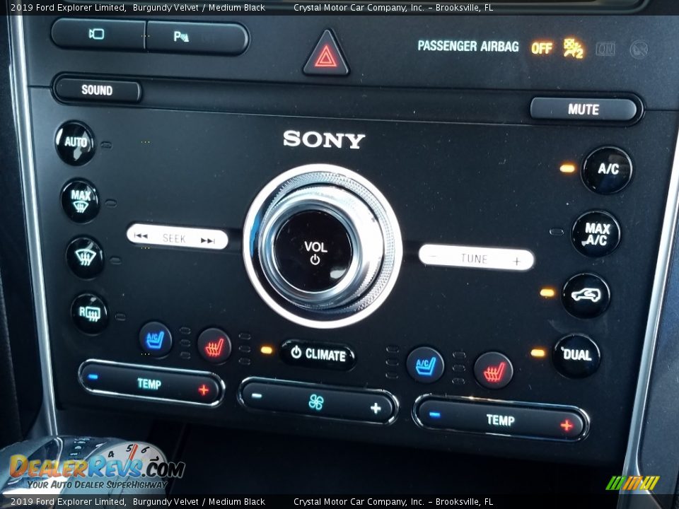 Controls of 2019 Ford Explorer Limited Photo #16