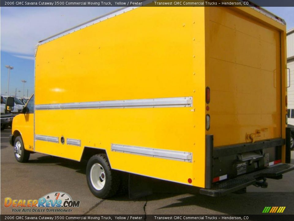 2006 GMC Savana Cutaway 3500 Commercial Moving Truck Yellow / Pewter Photo #8