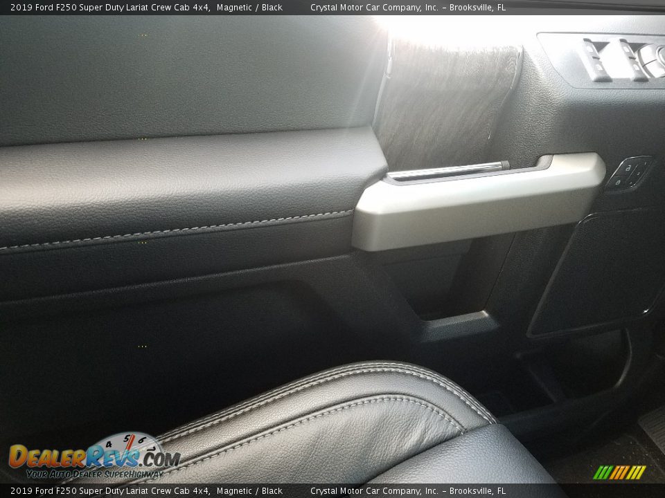 2019 Ford F250 Super Duty Lariat Crew Cab 4x4 Magnetic / Black Photo #17