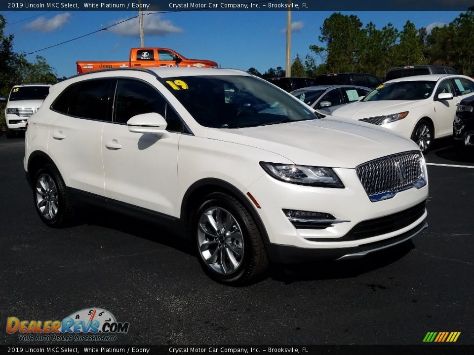 Front 3/4 View of 2019 Lincoln MKC Select Photo #7