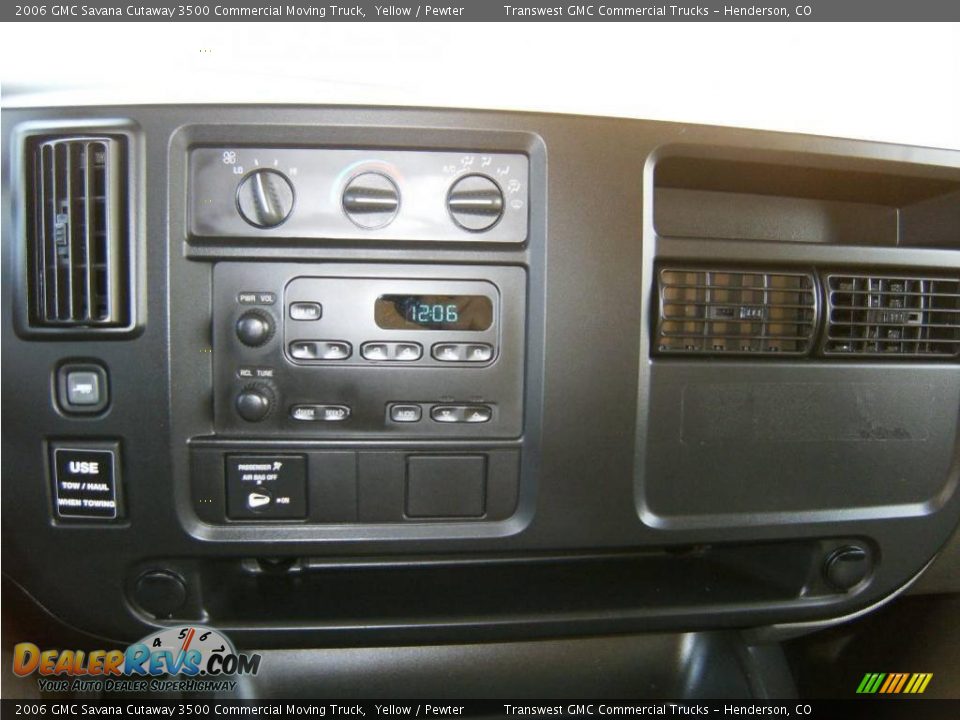 2006 GMC Savana Cutaway 3500 Commercial Moving Truck Yellow / Pewter Photo #14