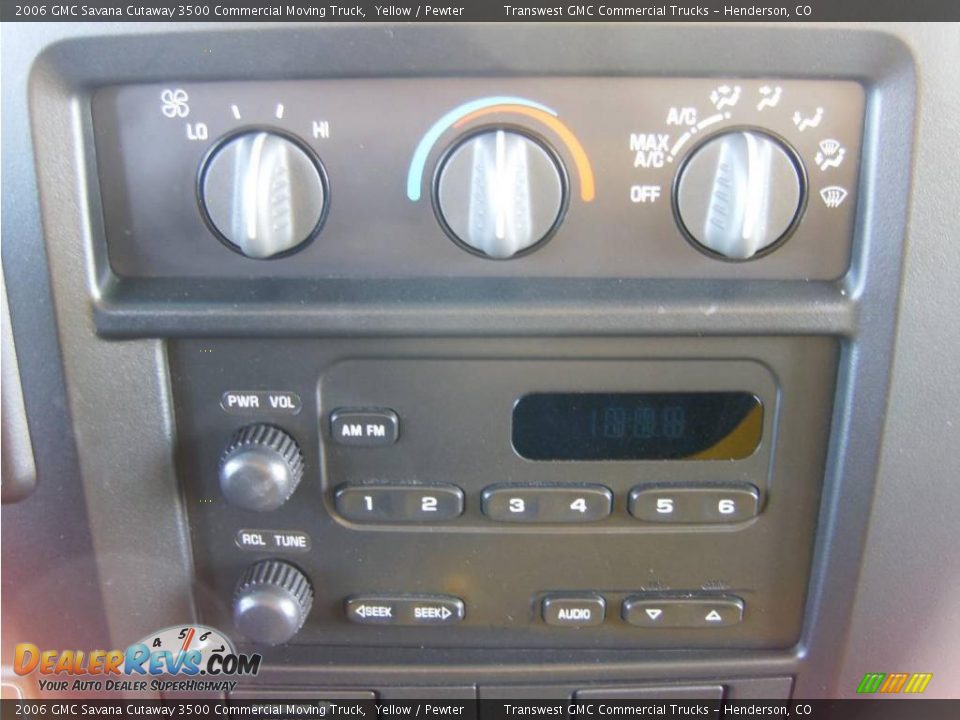 2006 GMC Savana Cutaway 3500 Commercial Moving Truck Yellow / Pewter Photo #15