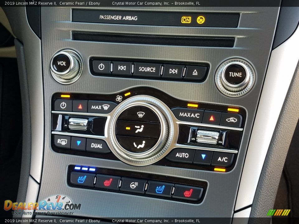 Controls of 2019 Lincoln MKZ Reserve II Photo #16