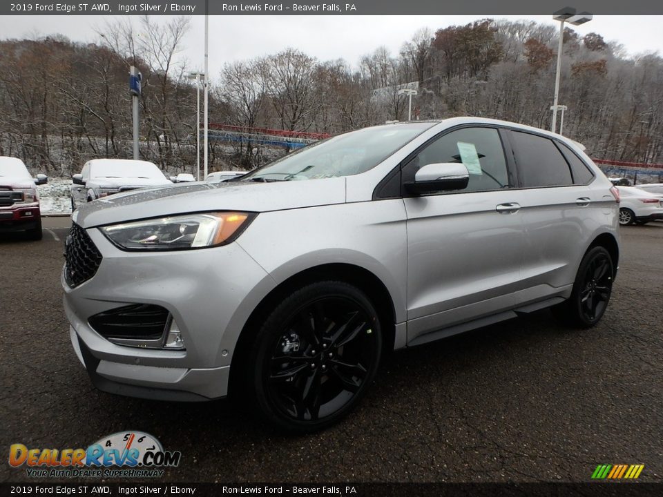 Front 3/4 View of 2019 Ford Edge ST AWD Photo #7