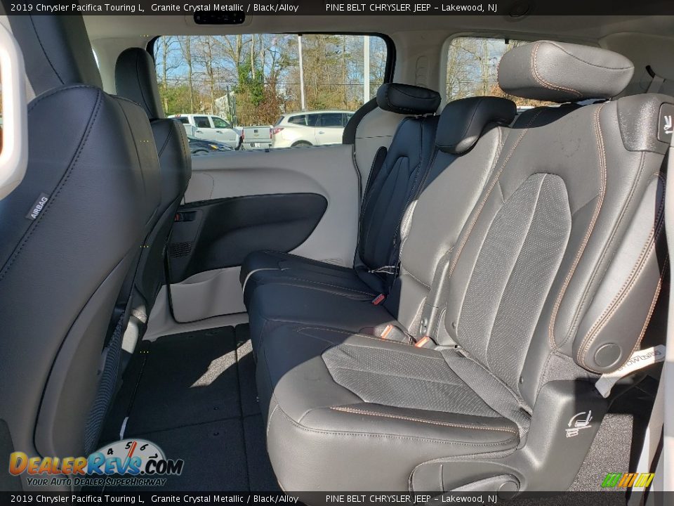 2019 Chrysler Pacifica Touring L Granite Crystal Metallic / Black/Alloy Photo #5