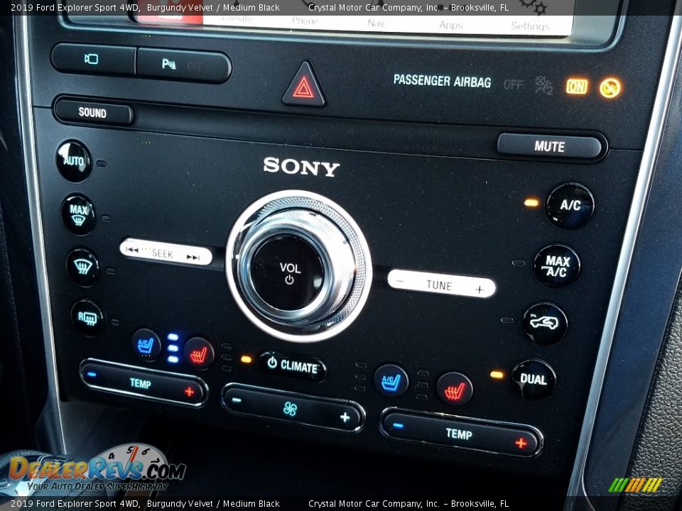 Controls of 2019 Ford Explorer Sport 4WD Photo #16