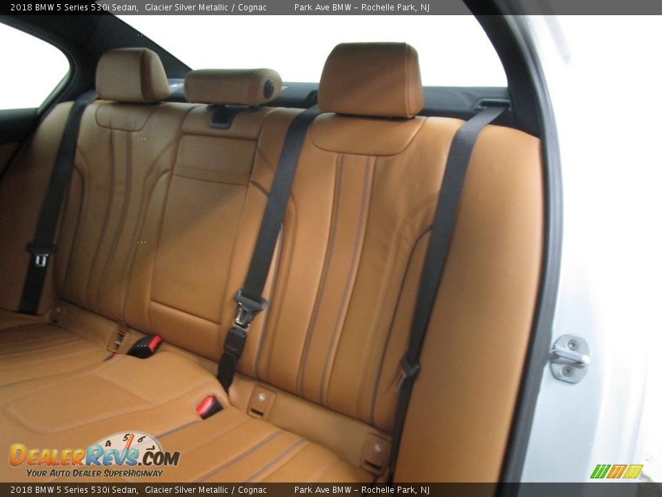 2018 BMW 5 Series 530i Sedan Glacier Silver Metallic / Cognac Photo #12
