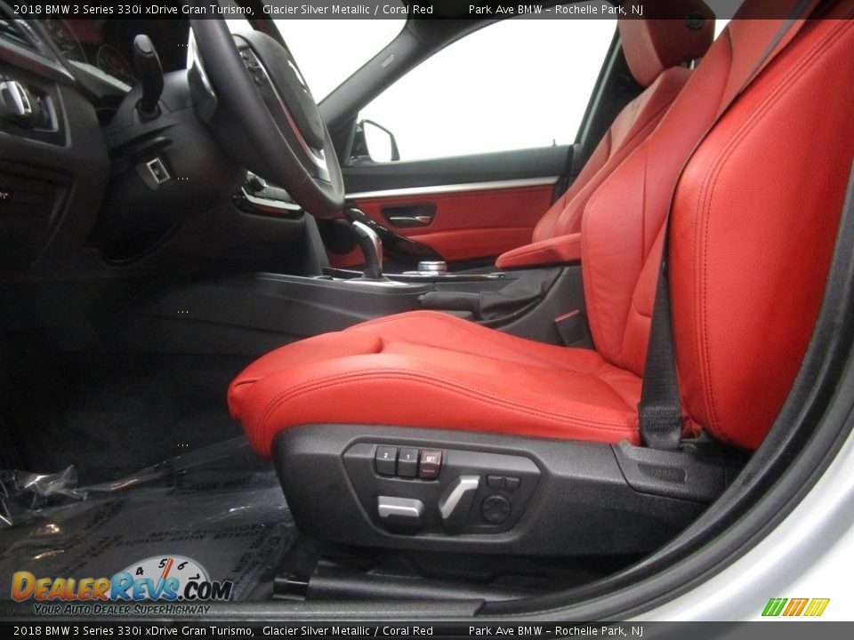 Front Seat of 2018 BMW 3 Series 330i xDrive Gran Turismo Photo #10