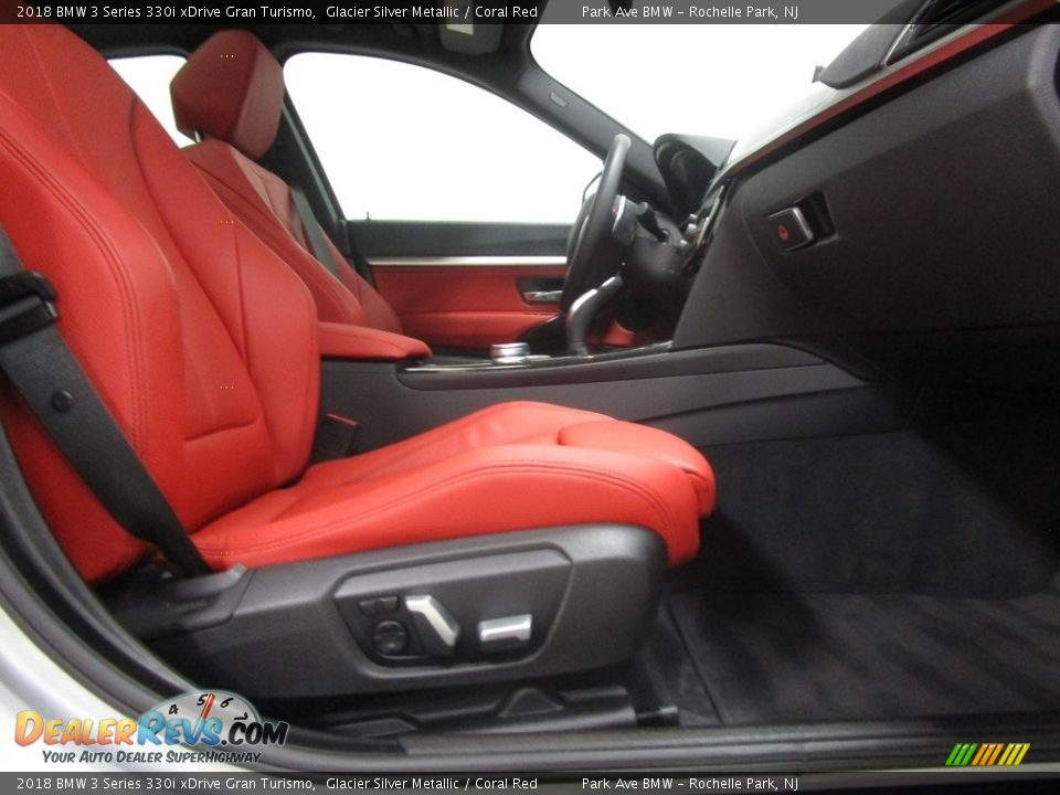 2018 BMW 3 Series 330i xDrive Gran Turismo Glacier Silver Metallic / Coral Red Photo #16