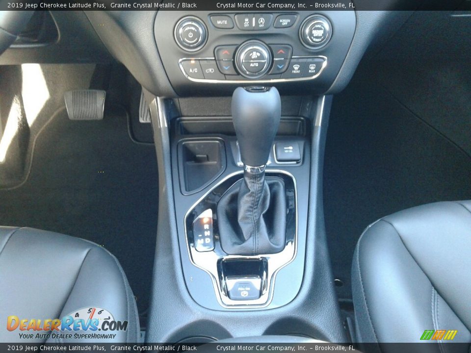 2019 Jeep Cherokee Latitude Plus Granite Crystal Metallic / Black Photo #16