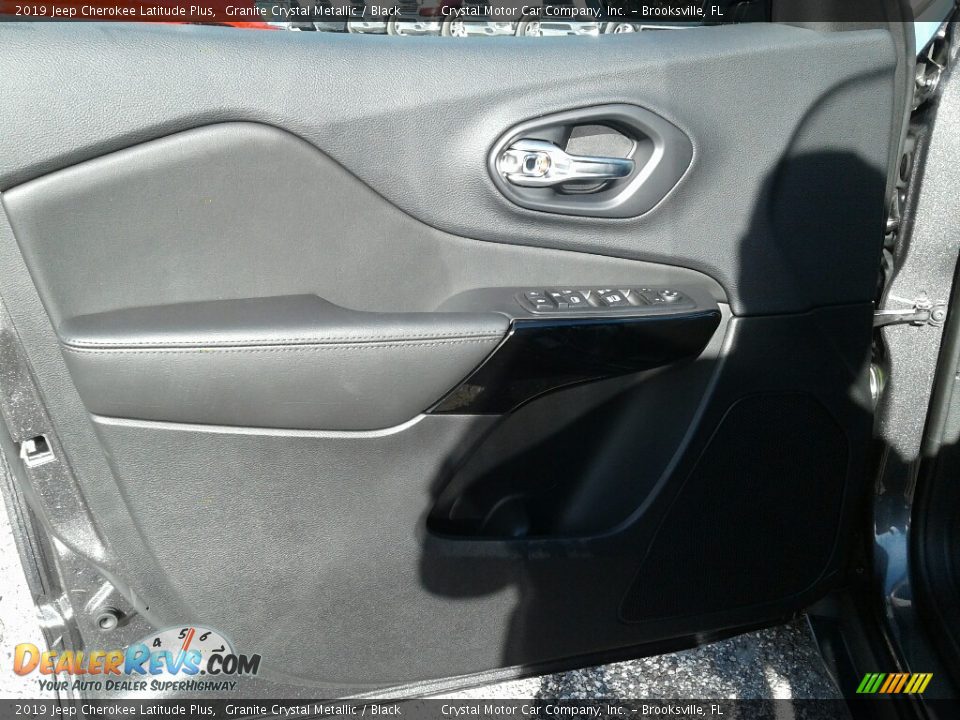 2019 Jeep Cherokee Latitude Plus Granite Crystal Metallic / Black Photo #17