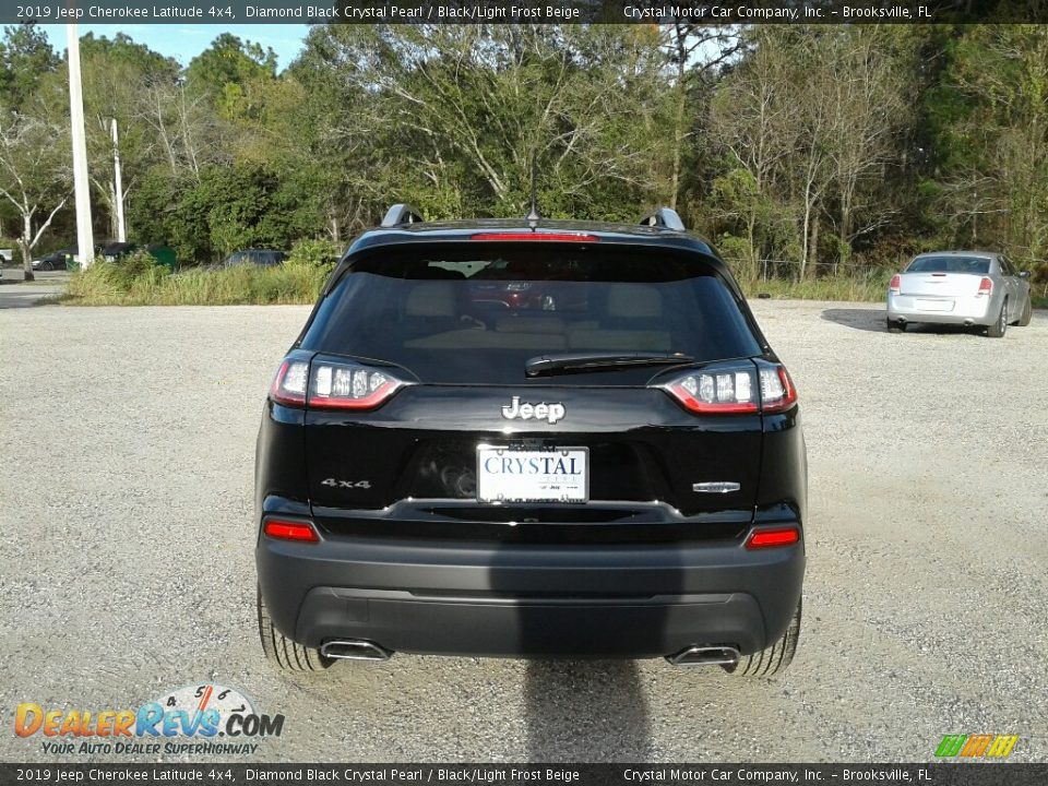 2019 Jeep Cherokee Latitude 4x4 Diamond Black Crystal Pearl / Black/Light Frost Beige Photo #4