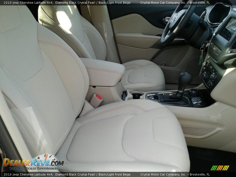 2019 Jeep Cherokee Latitude 4x4 Diamond Black Crystal Pearl / Black/Light Frost Beige Photo #12