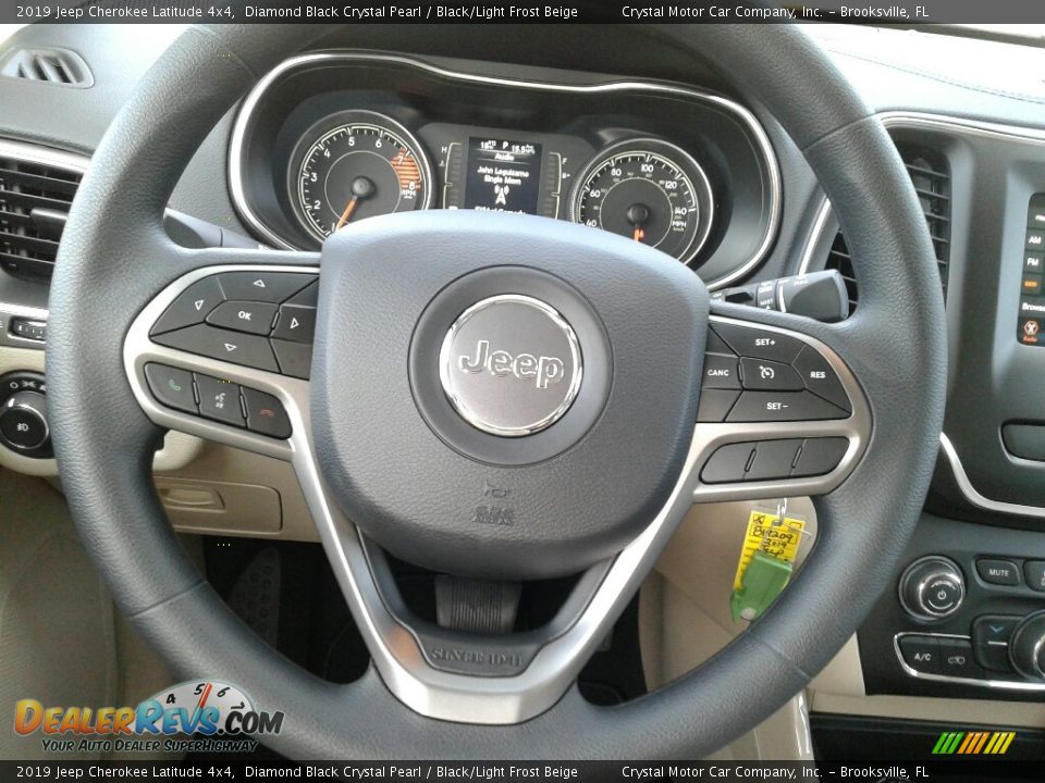 2019 Jeep Cherokee Latitude 4x4 Diamond Black Crystal Pearl / Black/Light Frost Beige Photo #14