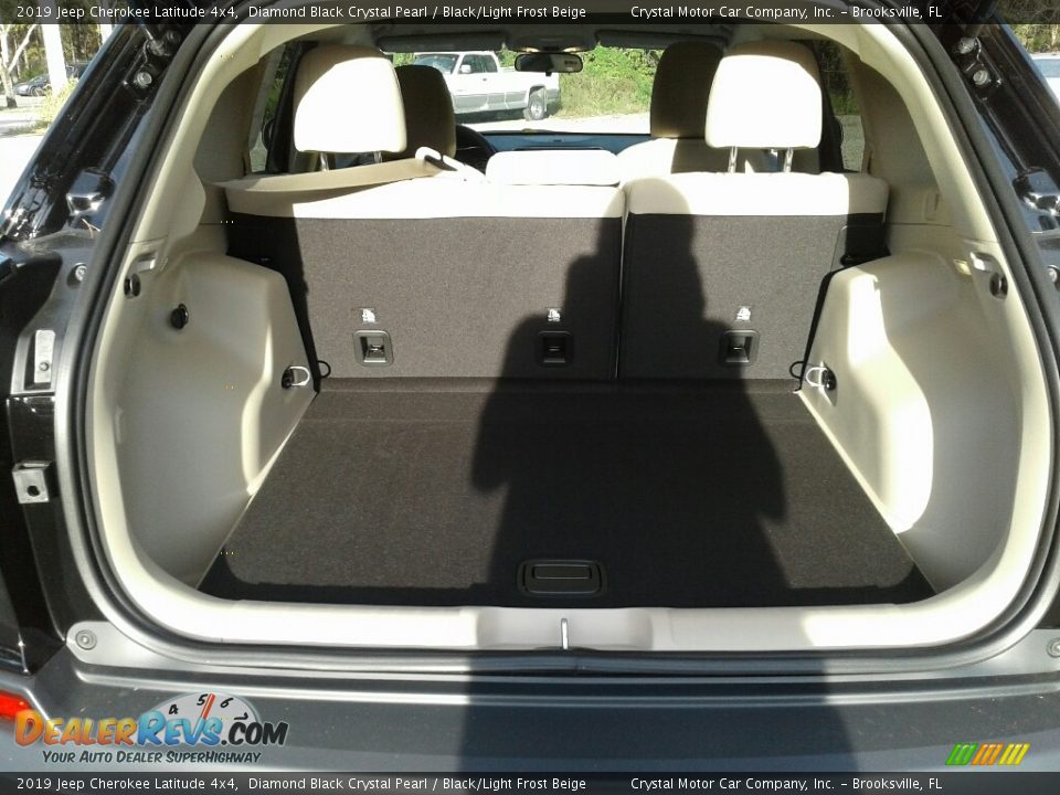 2019 Jeep Cherokee Latitude 4x4 Diamond Black Crystal Pearl / Black/Light Frost Beige Photo #19