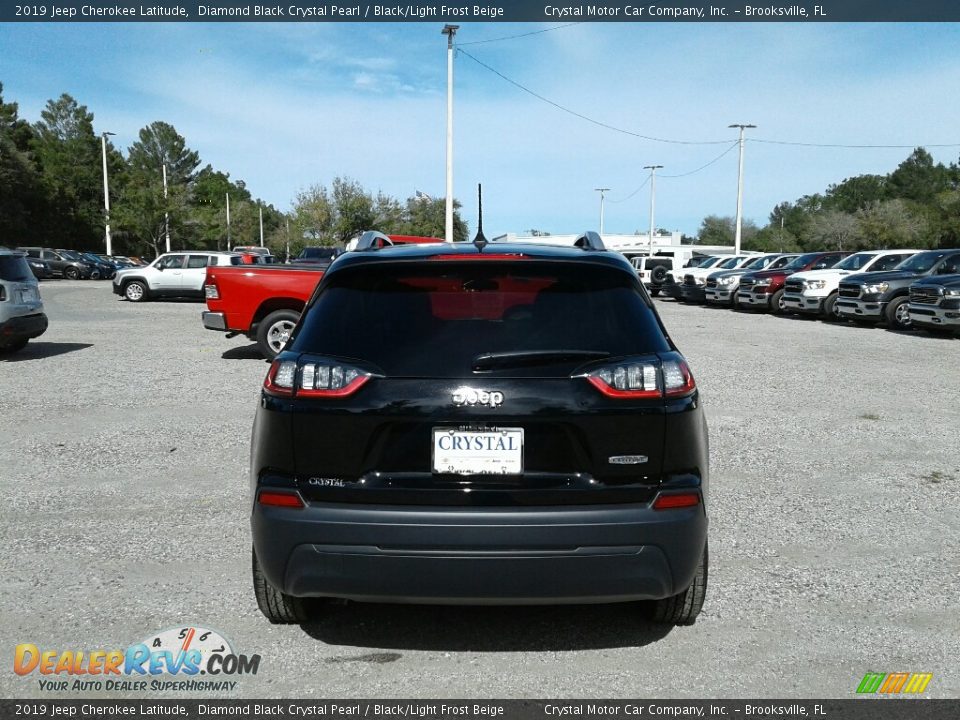 2019 Jeep Cherokee Latitude Diamond Black Crystal Pearl / Black/Light Frost Beige Photo #4