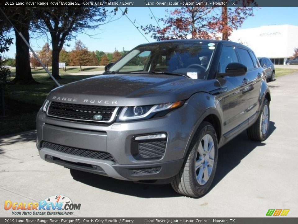 Front 3/4 View of 2019 Land Rover Range Rover Evoque SE Photo #10