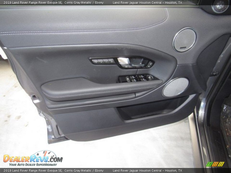 Door Panel of 2019 Land Rover Range Rover Evoque SE Photo #23
