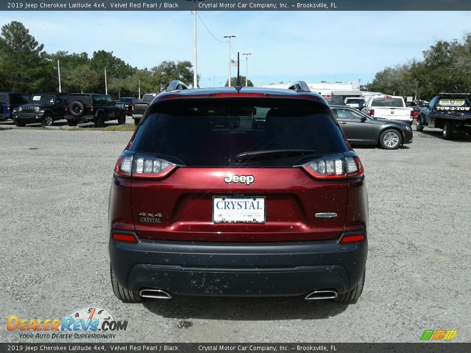 2019 Jeep Cherokee Latitude 4x4 Velvet Red Pearl / Black Photo #4