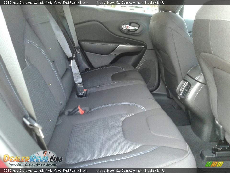 2019 Jeep Cherokee Latitude 4x4 Velvet Red Pearl / Black Photo #11