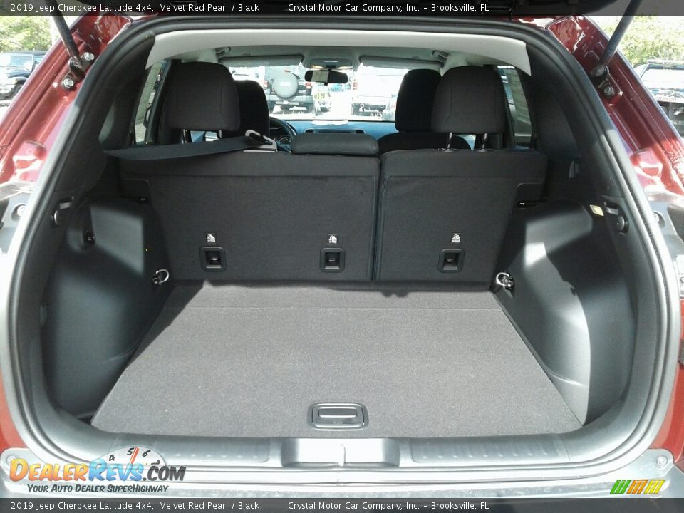 2019 Jeep Cherokee Latitude 4x4 Velvet Red Pearl / Black Photo #19