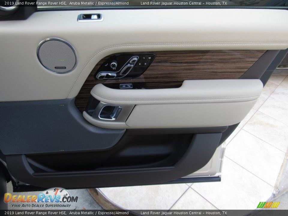 Door Panel of 2019 Land Rover Range Rover HSE Photo #20