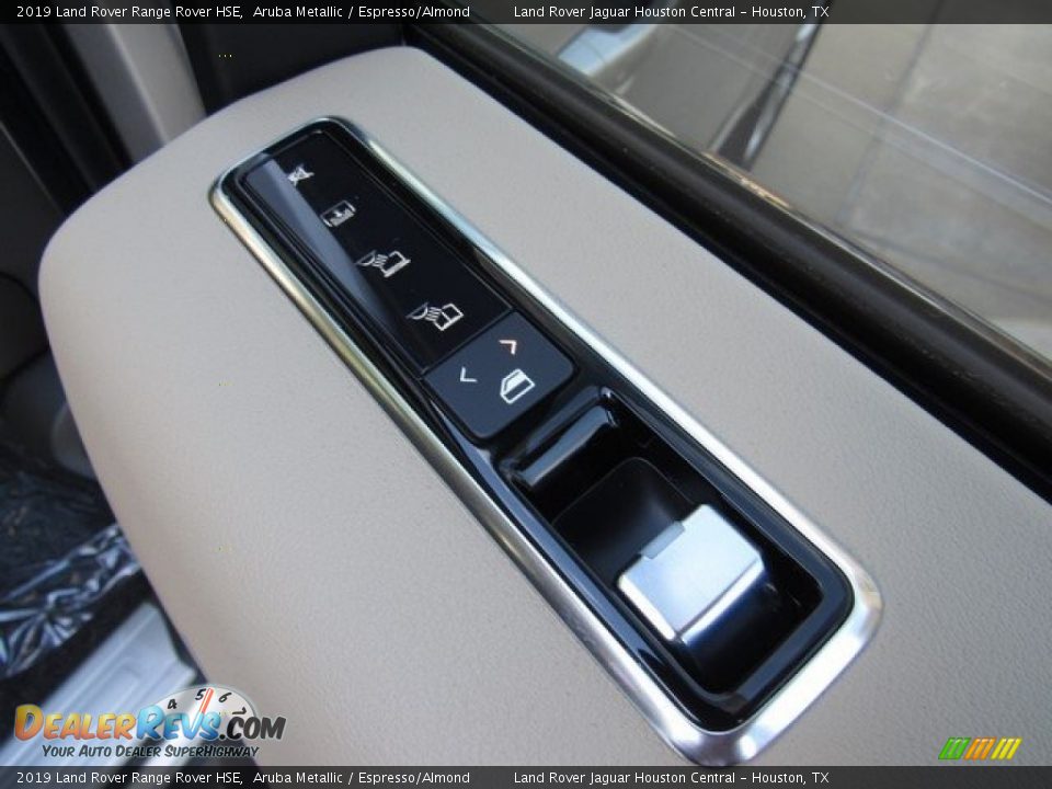 Controls of 2019 Land Rover Range Rover HSE Photo #24