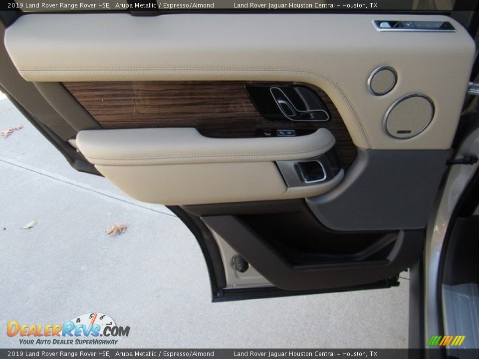 Door Panel of 2019 Land Rover Range Rover HSE Photo #25