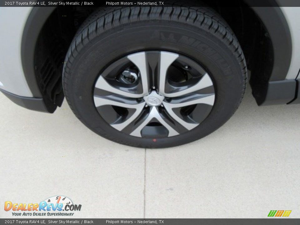 2017 Toyota RAV4 LE Silver Sky Metallic / Black Photo #11