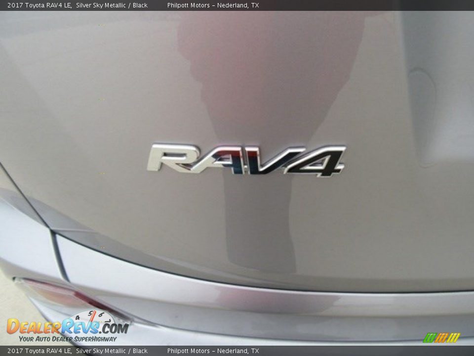 2017 Toyota RAV4 LE Silver Sky Metallic / Black Photo #13