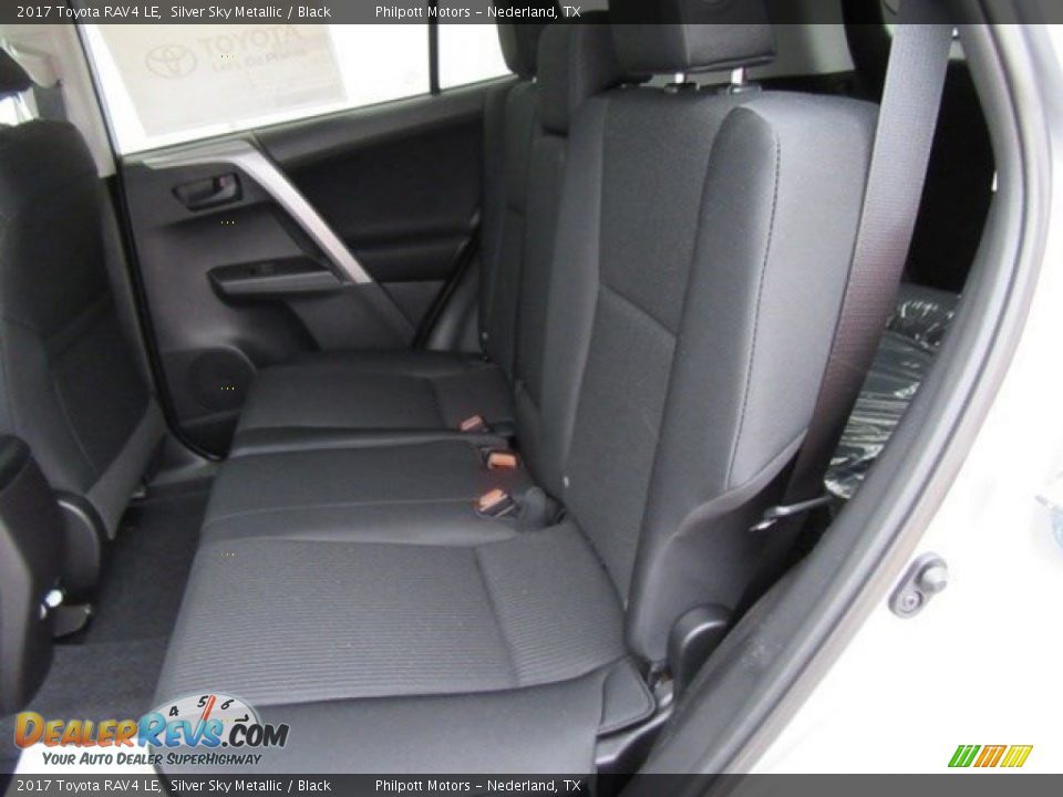 2017 Toyota RAV4 LE Silver Sky Metallic / Black Photo #18