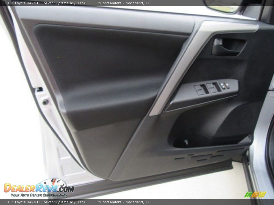 2017 Toyota RAV4 LE Silver Sky Metallic / Black Photo #19