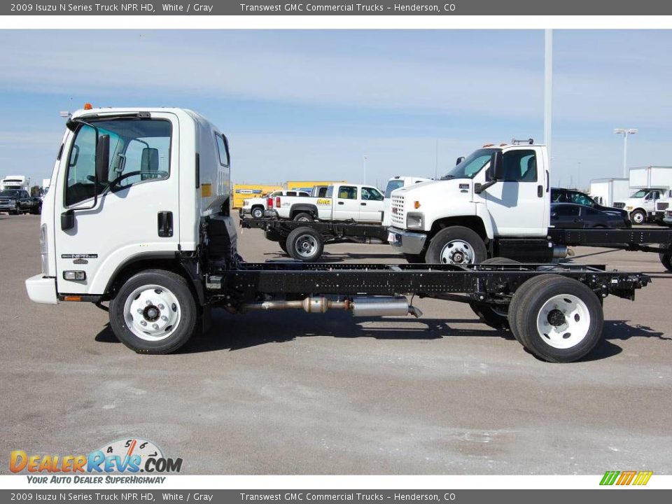 2009 Isuzu N Series Truck NPR HD White / Gray Photo #4