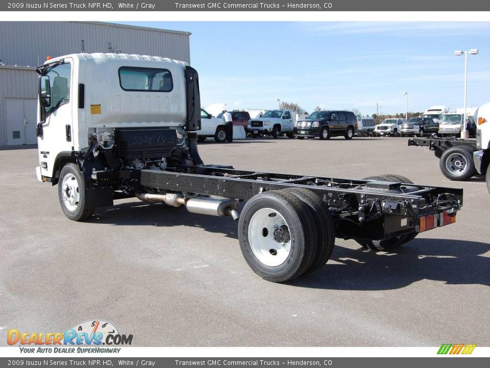 2009 Isuzu N Series Truck NPR HD White / Gray Photo #5