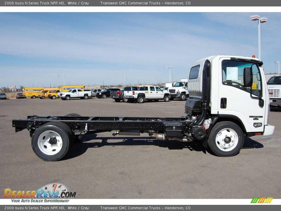2009 Isuzu N Series Truck NPR HD White / Gray Photo #8