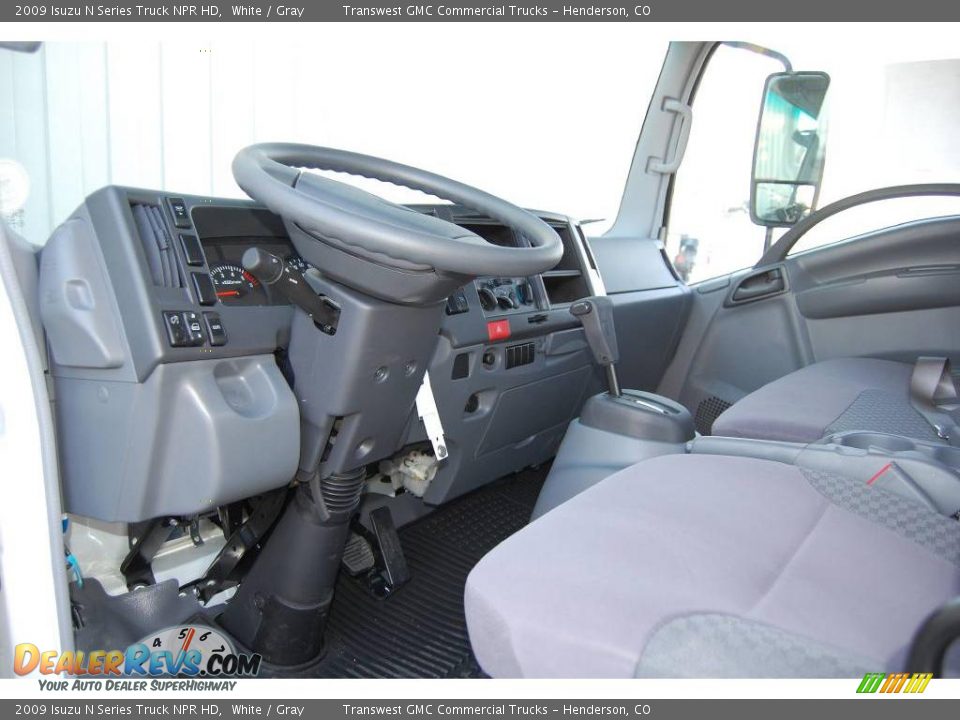 2009 Isuzu N Series Truck NPR HD White / Gray Photo #16