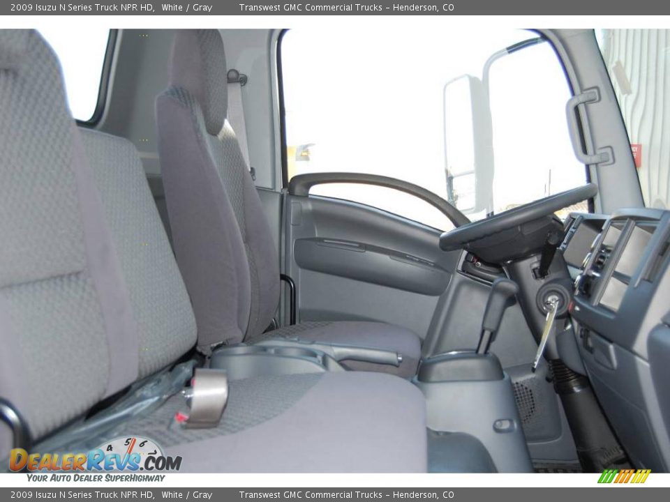 2009 Isuzu N Series Truck NPR HD White / Gray Photo #17