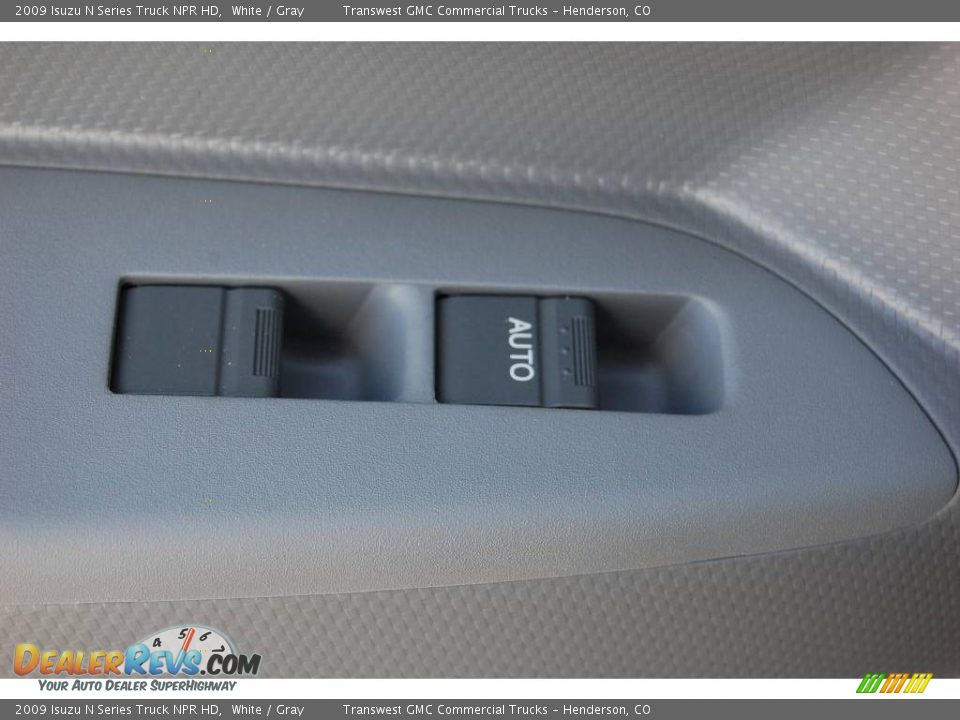 2009 Isuzu N Series Truck NPR HD White / Gray Photo #22