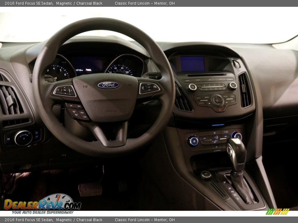 2016 Ford Focus SE Sedan Magnetic / Charcoal Black Photo #6