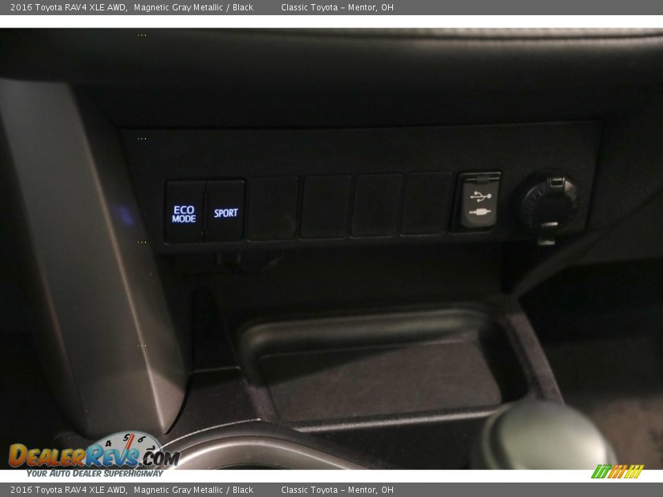 2016 Toyota RAV4 XLE AWD Magnetic Gray Metallic / Black Photo #13