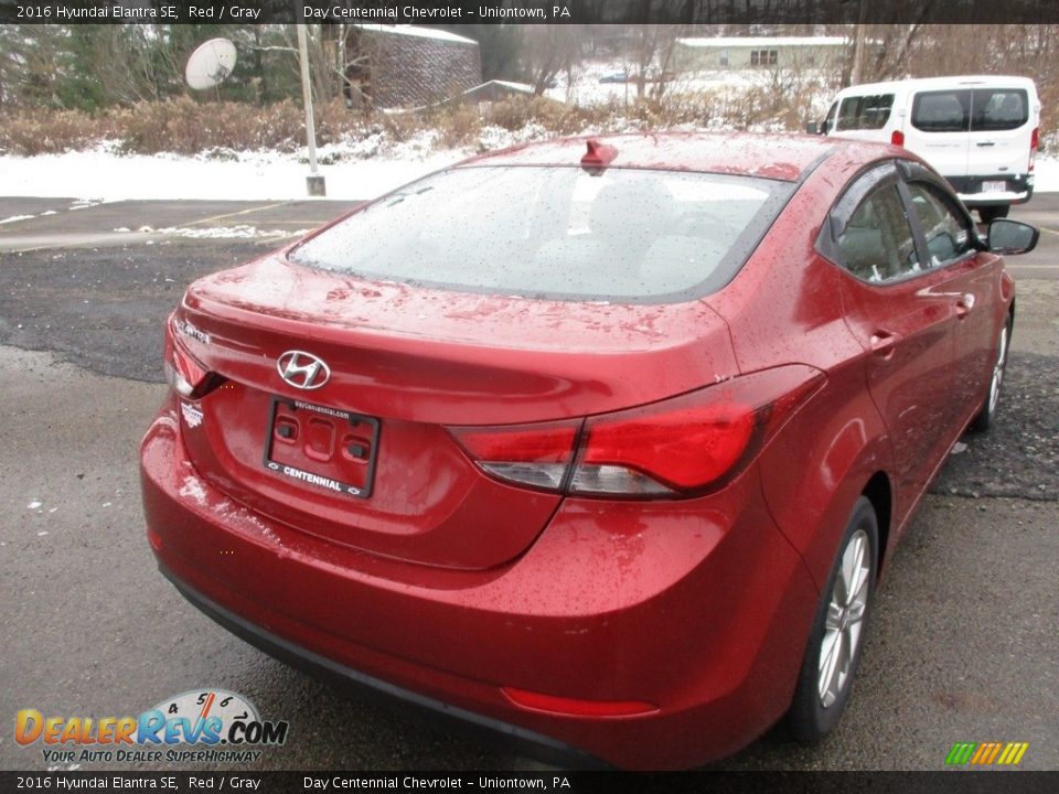 2016 Hyundai Elantra SE Red / Gray Photo #3