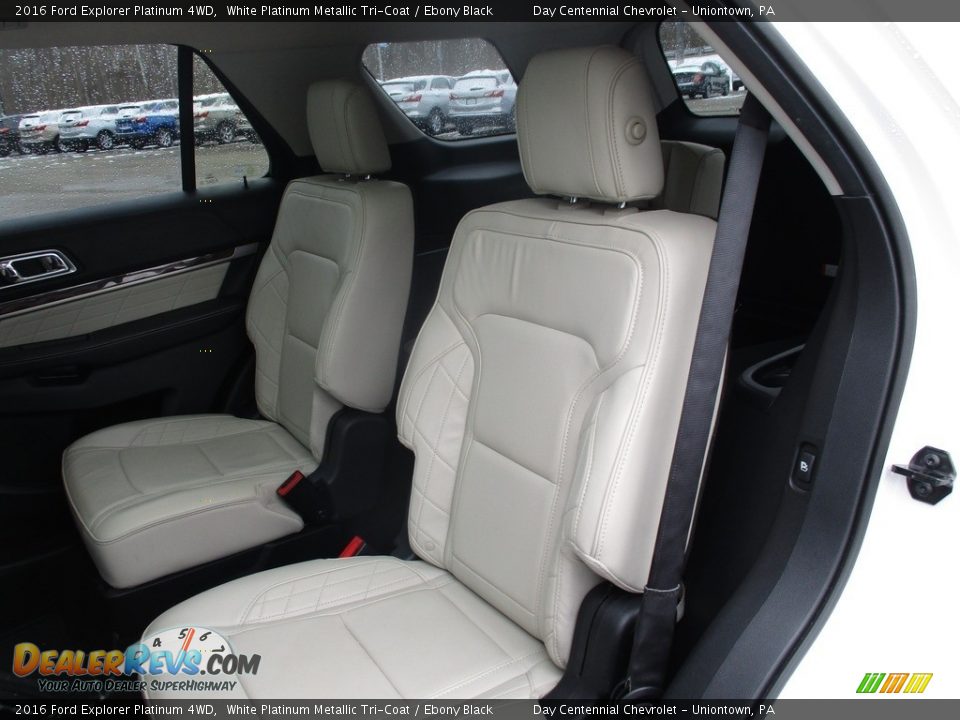 2016 Ford Explorer Platinum 4WD White Platinum Metallic Tri-Coat / Ebony Black Photo #22