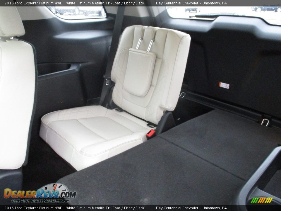 2016 Ford Explorer Platinum 4WD White Platinum Metallic Tri-Coat / Ebony Black Photo #23