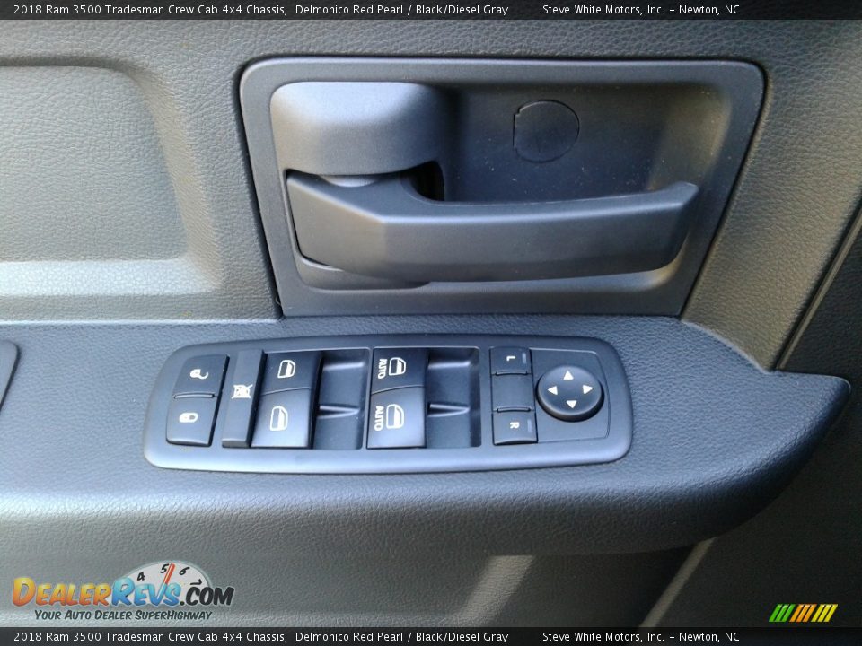2018 Ram 3500 Tradesman Crew Cab 4x4 Chassis Delmonico Red Pearl / Black/Diesel Gray Photo #9