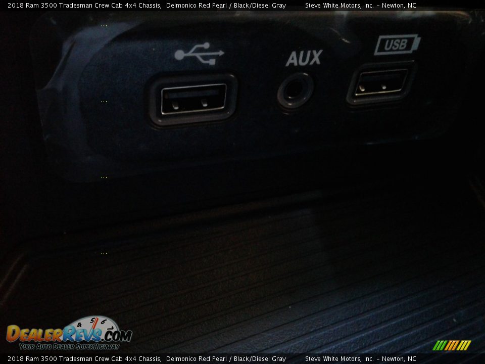 2018 Ram 3500 Tradesman Crew Cab 4x4 Chassis Delmonico Red Pearl / Black/Diesel Gray Photo #23