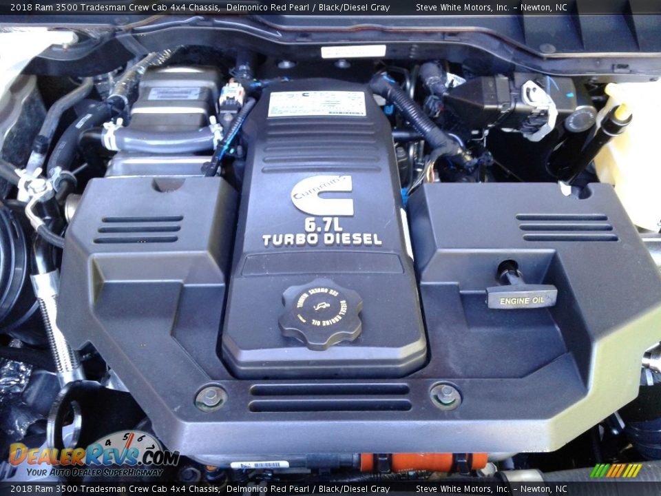 2018 Ram 3500 Tradesman Crew Cab 4x4 Chassis Delmonico Red Pearl / Black/Diesel Gray Photo #26