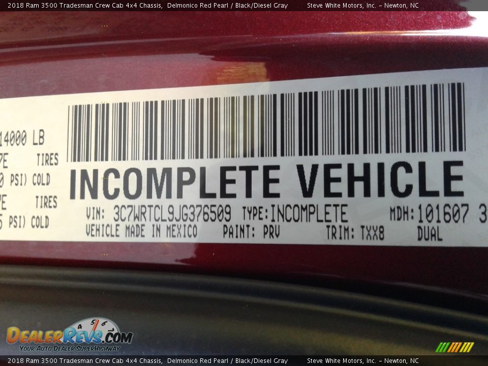 2018 Ram 3500 Tradesman Crew Cab 4x4 Chassis Delmonico Red Pearl / Black/Diesel Gray Photo #27
