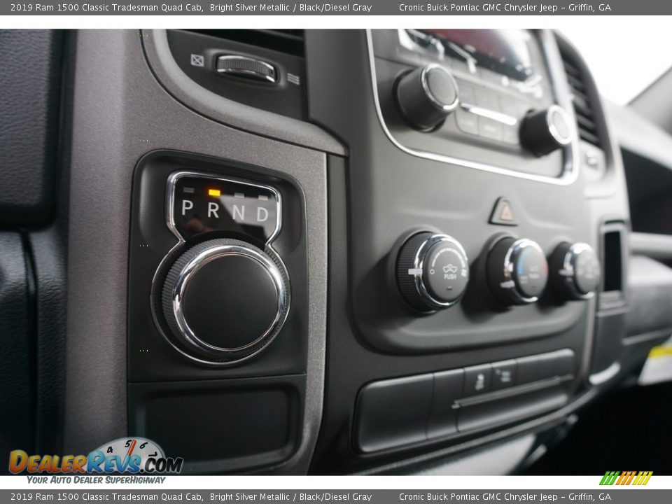 2019 Ram 1500 Classic Tradesman Quad Cab Bright Silver Metallic / Black/Diesel Gray Photo #7